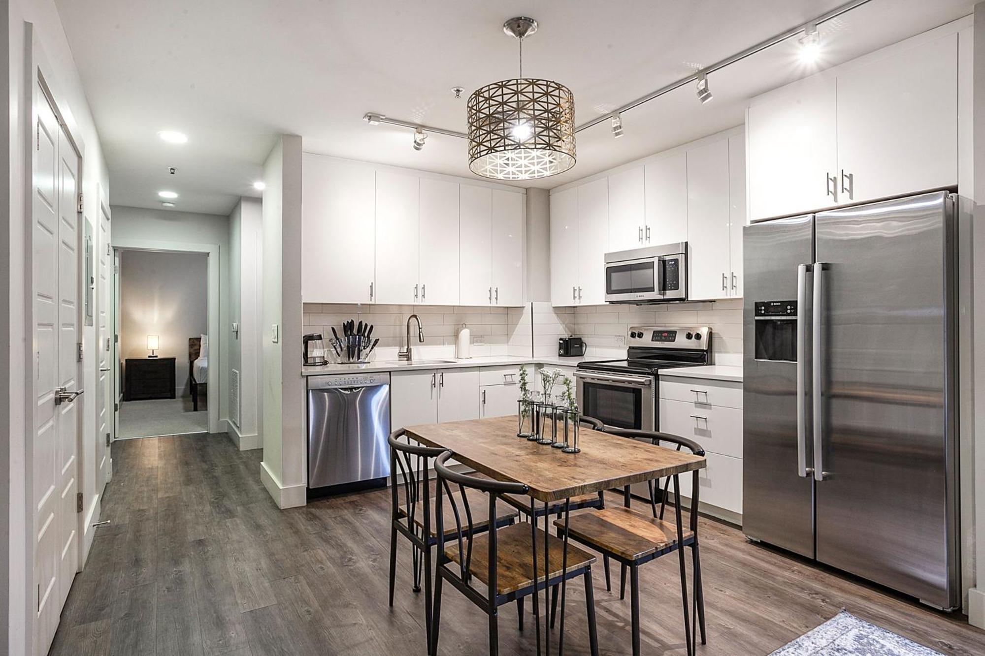 California Building By Hosteeva Appartement
