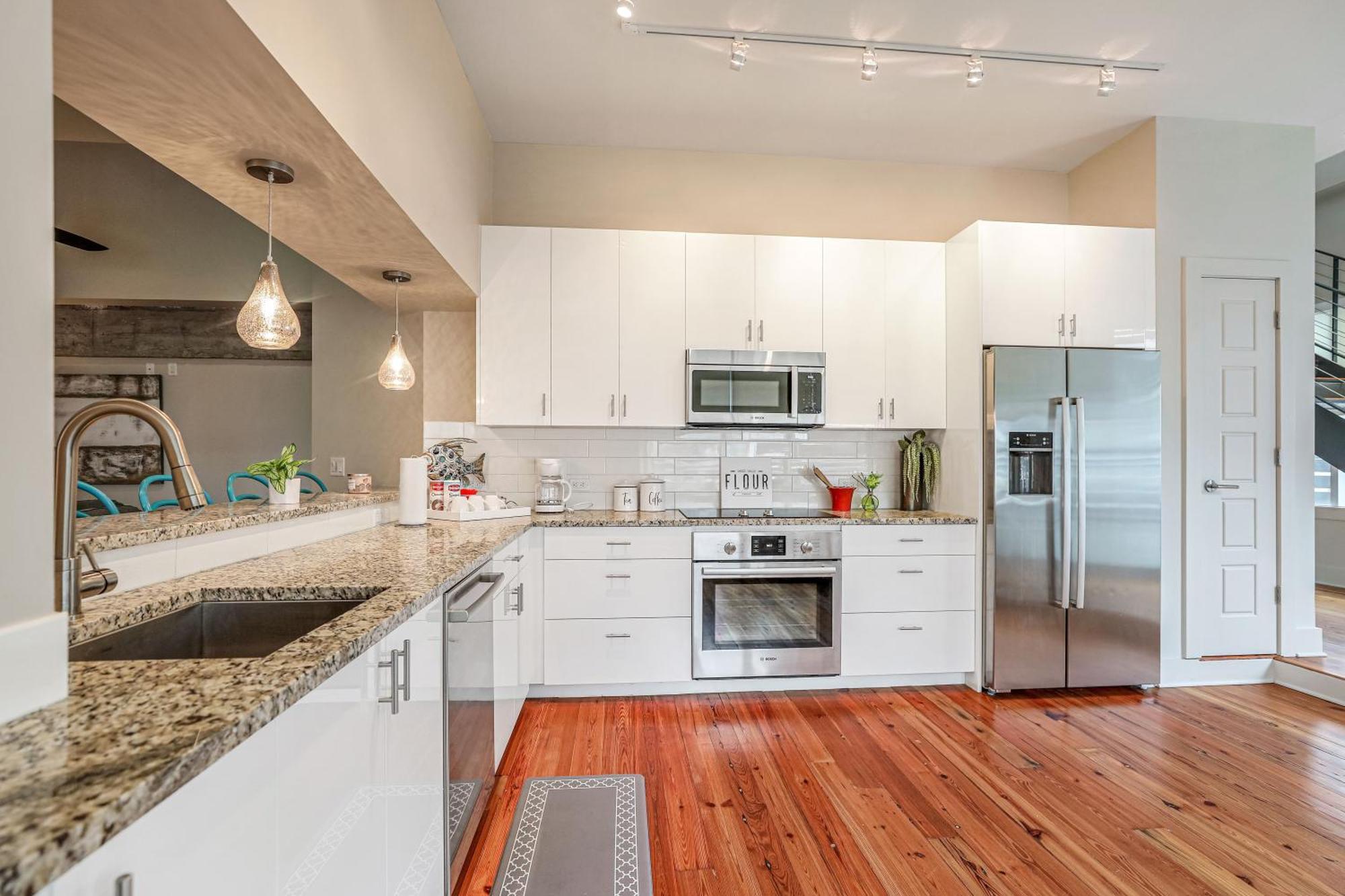 California Building By Hosteeva Appartement *