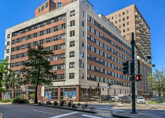 New Orleans Condos Close to Bourbon Street