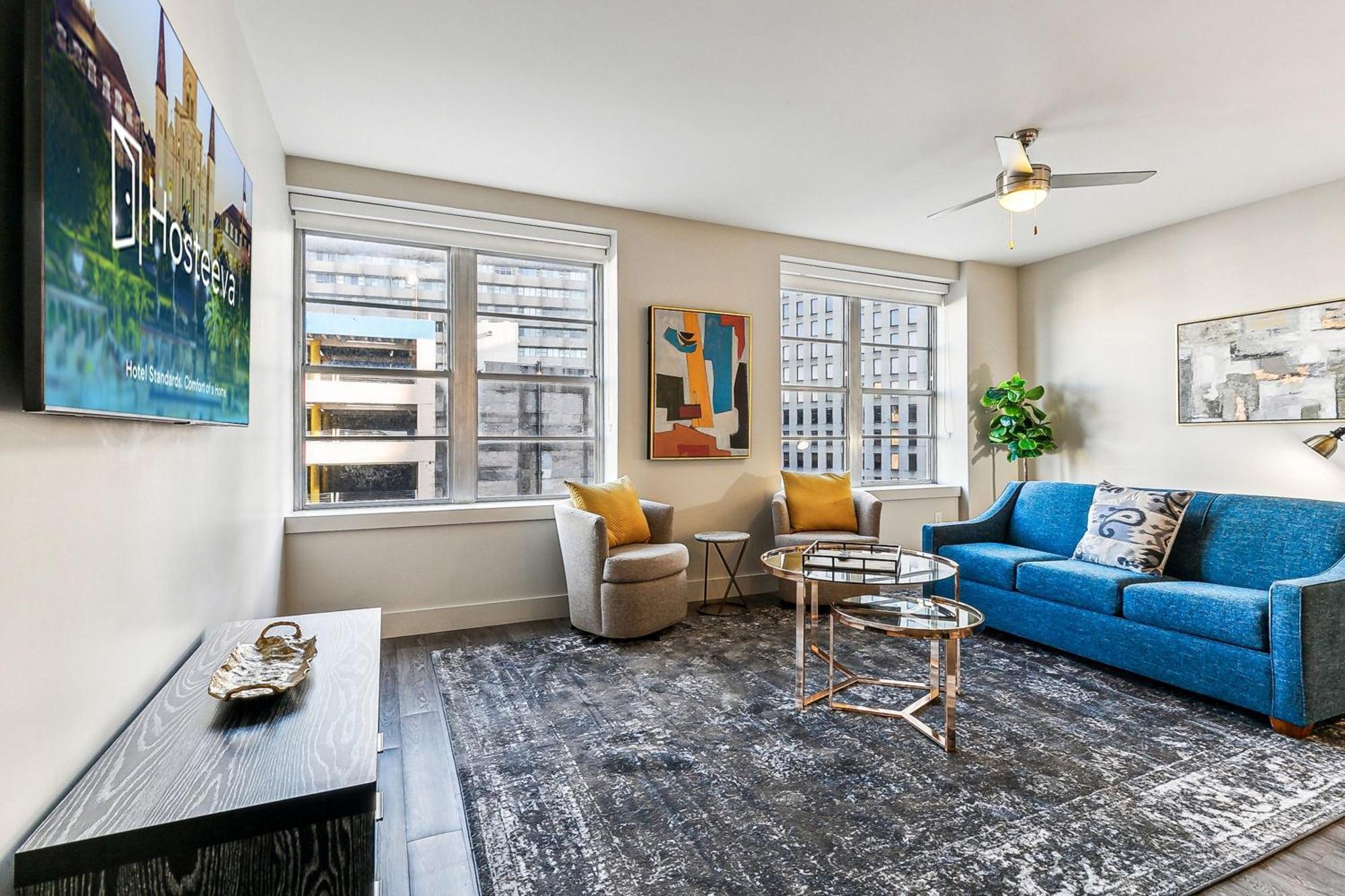 California Building By Hosteeva Apartment *